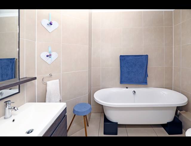 2 BEDROOM APARTMENT FOR SALE IN GREENSTONE HILL